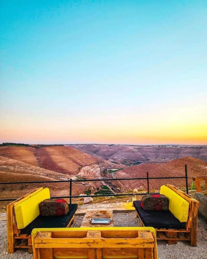 Готель Wadi Al-Wala View Camp Мадаба Екстер'єр фото