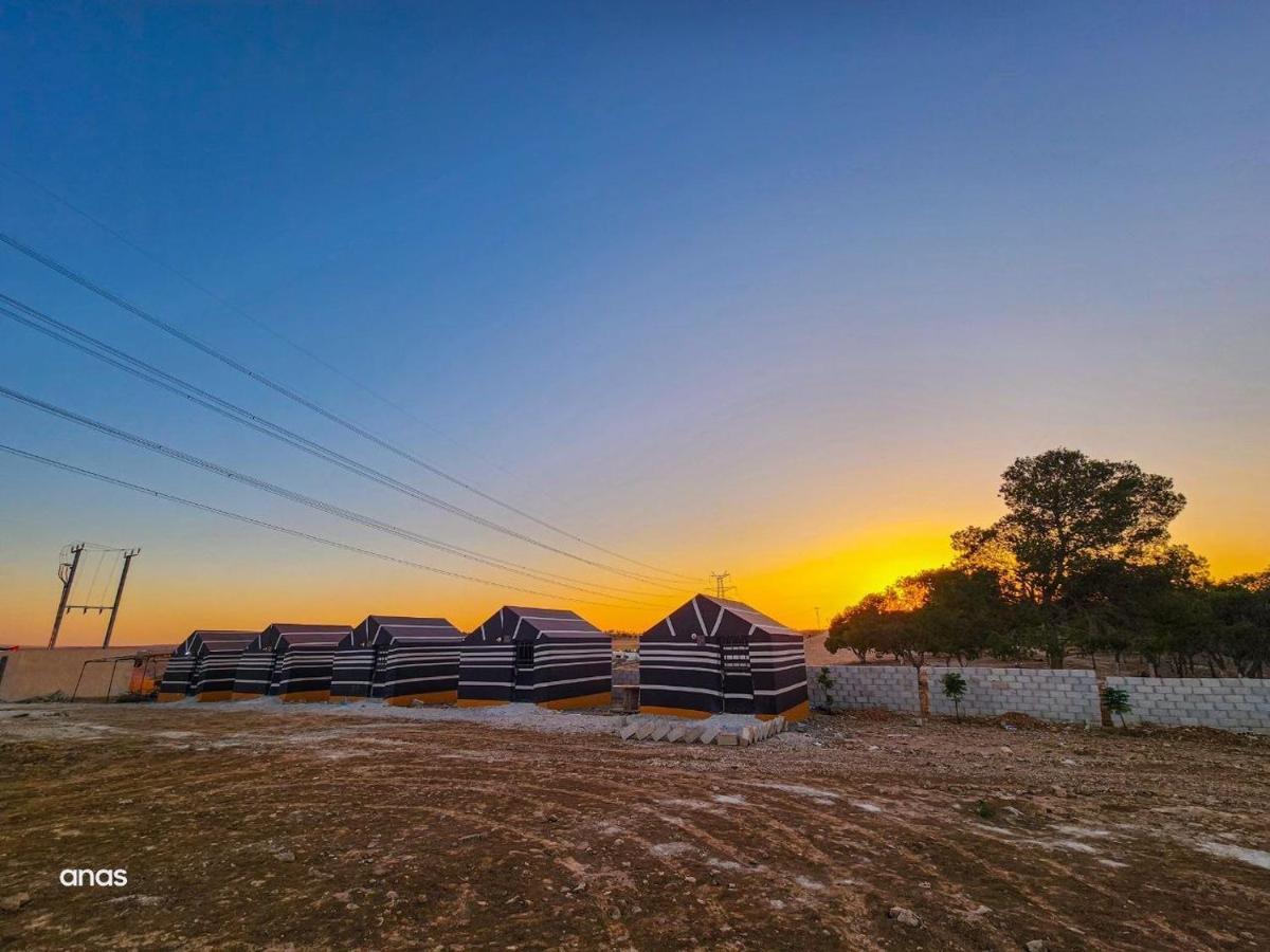 Готель Wadi Al-Wala View Camp Мадаба Екстер'єр фото